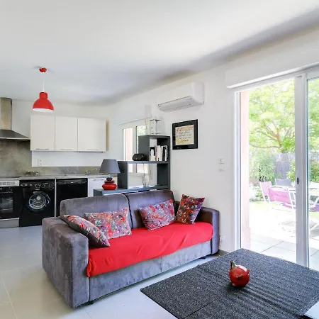 Robinson By Interhome Saint-Raphael (Var)